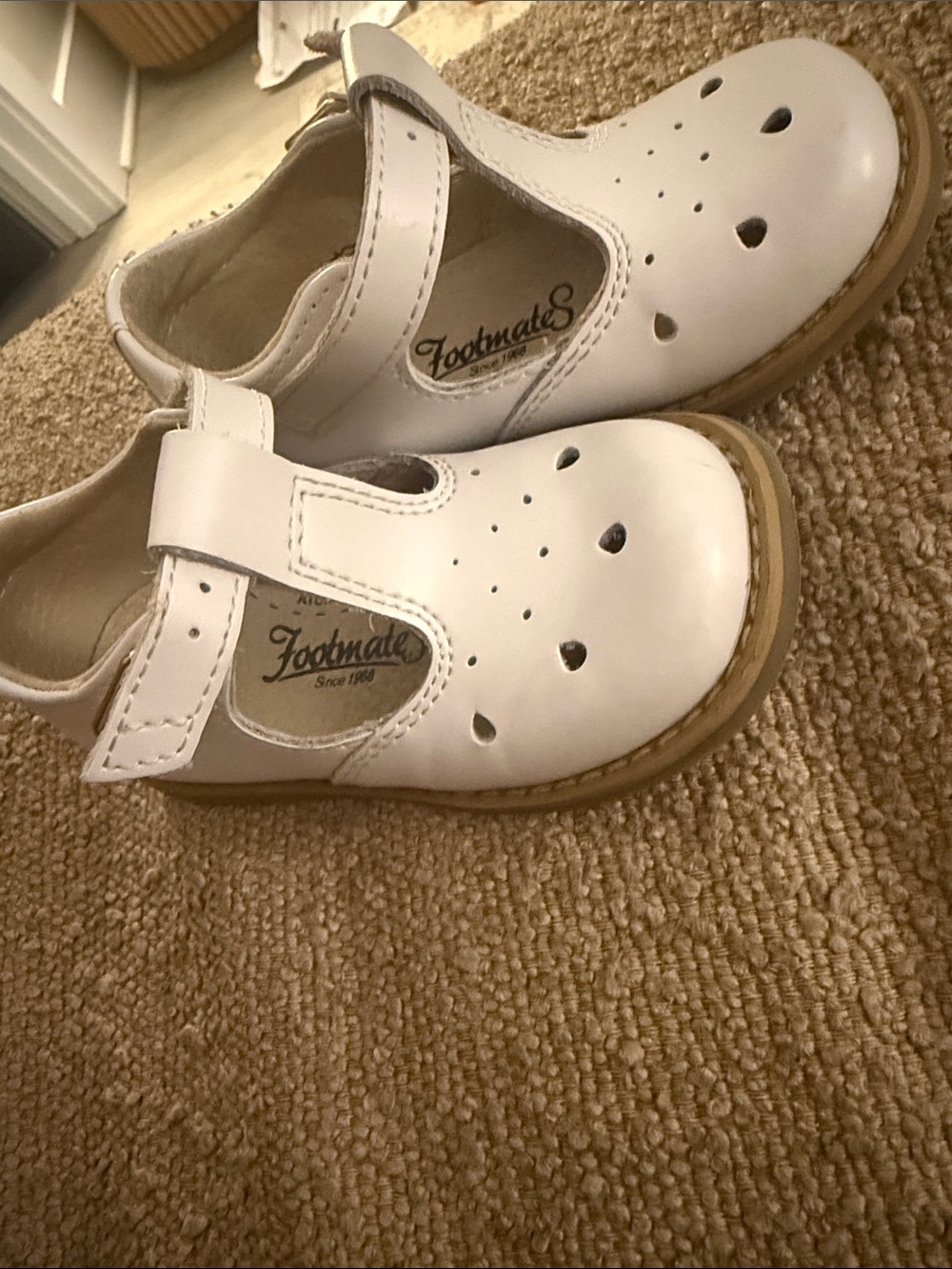 FootMates White Leather Mary Jane Dress Shoes for Kids
